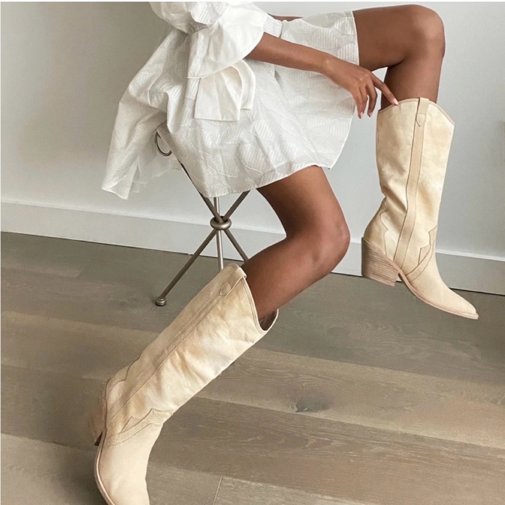 New Dolce Vita  Navene boots 9